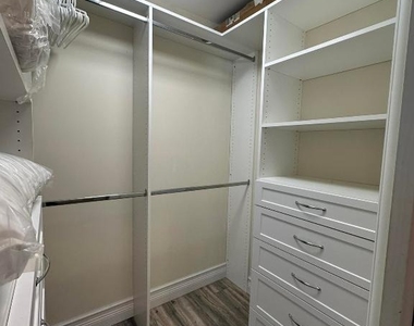2415 Laurel Lane - Photo Thumbnail 12