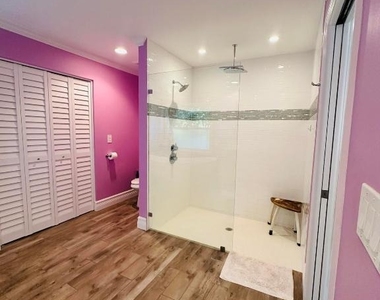 2415 Laurel Lane - Photo Thumbnail 15