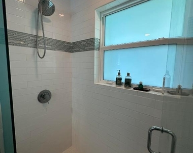 2415 Laurel Lane - Photo Thumbnail 9