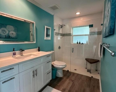 2415 Laurel Lane - Photo Thumbnail 8