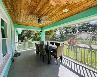 2415 Laurel Lane - Photo Thumbnail 1