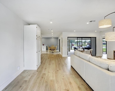 14608 Country Side Lane - Photo Thumbnail 4