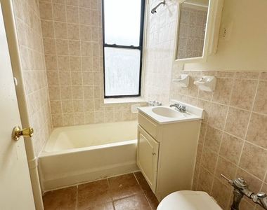 Woodside Avenue and 61st Street - Photo Thumbnail 2