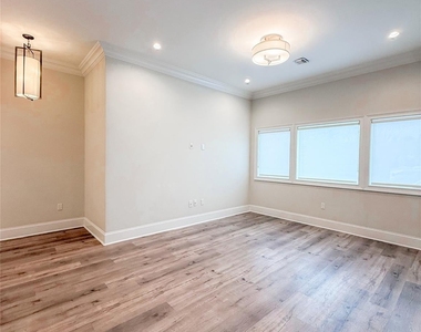 226 New York Avenue - Photo Thumbnail 8