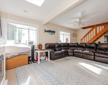 1 Bellmore Avenue - Photo Thumbnail 4