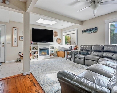 1 Bellmore Avenue - Photo Thumbnail 2