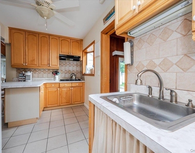 1 Bellmore Avenue - Photo Thumbnail 8