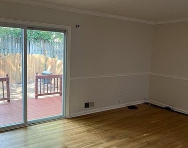 14363 Berkshire Drive - Photo Thumbnail 5