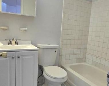 4641 6th Street Se - Photo Thumbnail 5