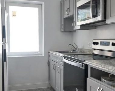 4306 Halley Terrace Place Se - Photo Thumbnail 3