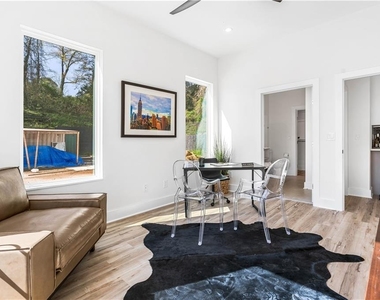 1155 Custer Avenue Se - Photo Thumbnail 7