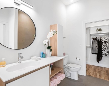1155 Custer Avenue Se - Photo Thumbnail 8