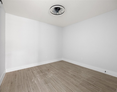 3229 Holman Street - Photo Thumbnail 25