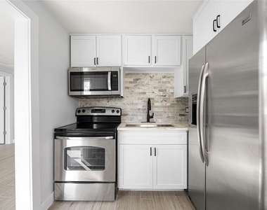 3229 Holman Street - Photo Thumbnail 12