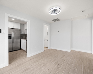 3229 Holman Street - Photo Thumbnail 8