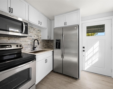 3229 Holman Street - Photo Thumbnail 11