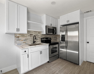 3229 Holman Street - Photo Thumbnail 24