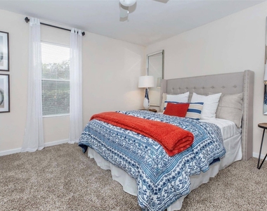 201 Dixie Drive - Photo Thumbnail 4