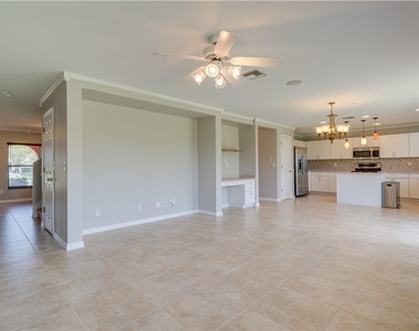 8130 Fountain Mist Boulevard - Photo Thumbnail 8
