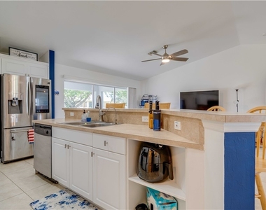 3322 Nw 5th Terrace - Photo Thumbnail 5