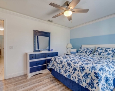 3322 Nw 5th Terrace - Photo Thumbnail 4