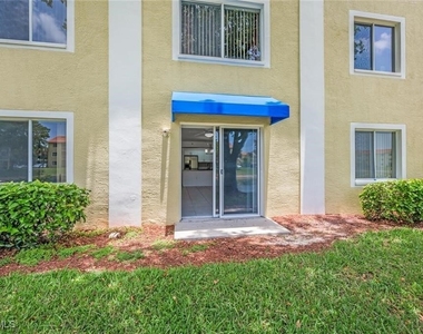 8244 Key Royal Circle - Photo Thumbnail 11