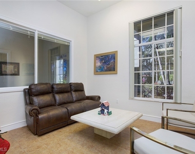 8244 Key Royal Circle - Photo Thumbnail 19