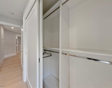 569 Park Shore Drive - Photo Thumbnail 31