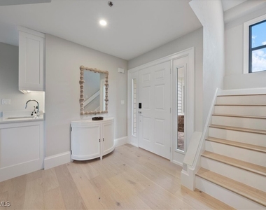 569 Park Shore Drive - Photo Thumbnail 22