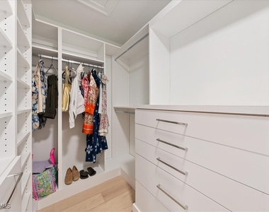 569 Park Shore Drive - Photo Thumbnail 27