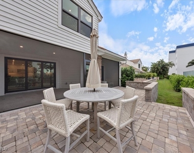 569 Park Shore Drive - Photo Thumbnail 11
