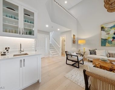 569 Park Shore Drive - Photo Thumbnail 7