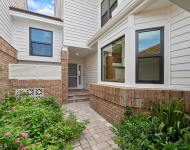 569 Park Shore Drive - Photo Thumbnail 2