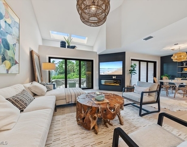 569 Park Shore Drive - Photo Thumbnail 3