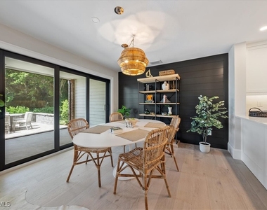 569 Park Shore Drive - Photo Thumbnail 8