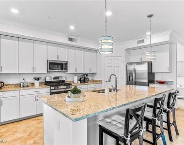 15943 Grassland Lane - Photo Thumbnail 8