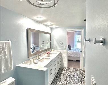 9828 Luna Circle - Photo Thumbnail 10