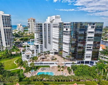 4751 Gulf Shore Boulevard N - Photo Thumbnail 3