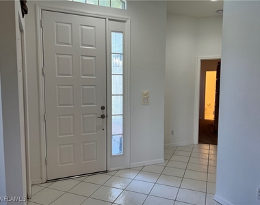 2081 Crestview Way - Photo Thumbnail 5