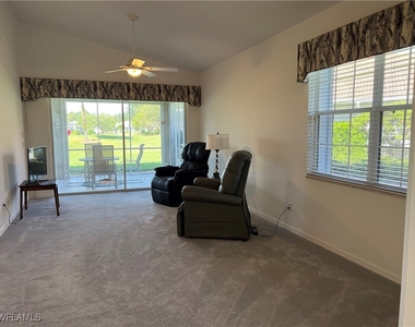 2081 Crestview Way - Photo Thumbnail 6