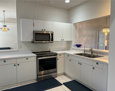 2081 Crestview Way - Photo Thumbnail 9