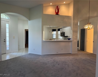 2081 Crestview Way - Photo Thumbnail 8
