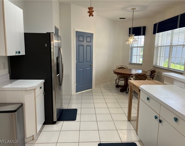 2081 Crestview Way - Photo Thumbnail 11
