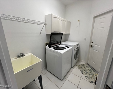 2081 Crestview Way - Photo Thumbnail 13