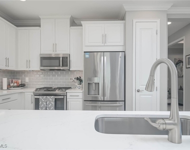 8013 Calle Canovas Court - Photo Thumbnail 10