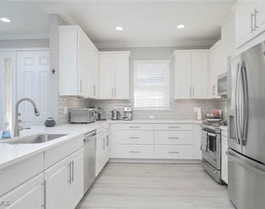8013 Calle Canovas Court - Photo Thumbnail 8