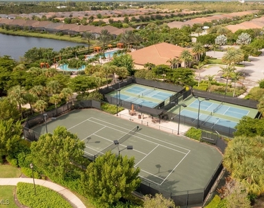 8013 Calle Canovas Court - Photo Thumbnail 32