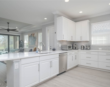 8013 Calle Canovas Court - Photo Thumbnail 9