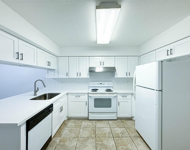 9201 Clarewood Drive - Photo Thumbnail 6