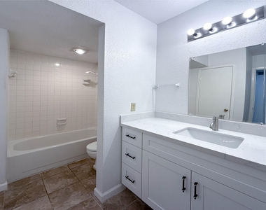 9201 Clarewood Drive - Photo Thumbnail 10